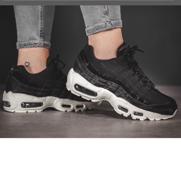 nike air max 95 lx black